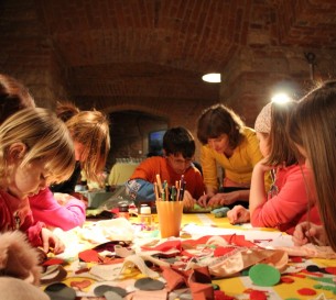 Poslední před-prázdninový workshop:
Letní workshop POD PALMOU pro Vaše děti!
Pd vedením výtvarnic: Magdaléna Peševová a Hana Poislová